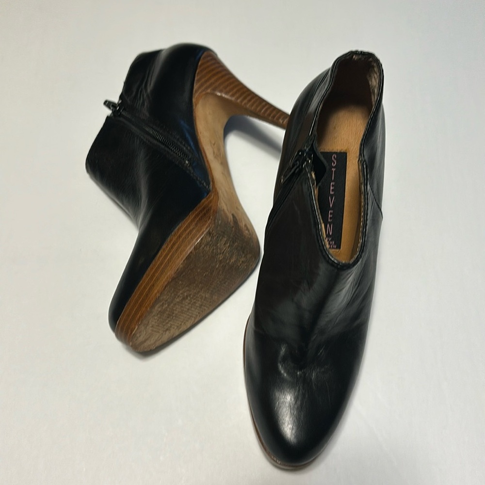 Steven by Steve Madden Black Ankle Boots Size 6